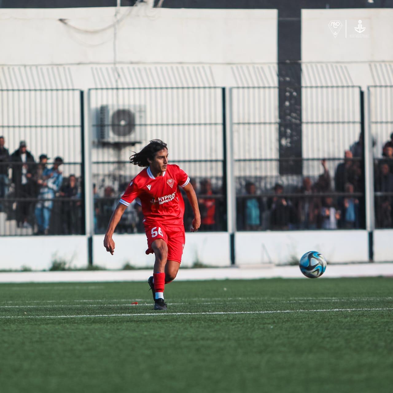 مشاركة تاريخية للاعب الشاب "حمودة" في لقاء مولودية وهران أمام اتحاد خنشلة